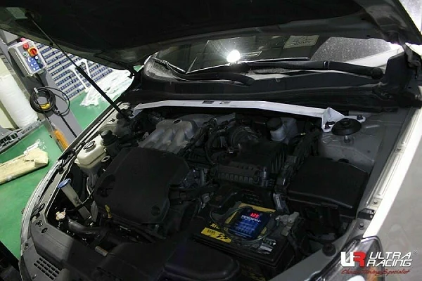 Rozpórka przednia (Front Upper Strut Bar)(2277) Ultra Racing Kia Cadenza (VG) 2.4/3.0/3.3 09-16 2WD/Kia K7 3.0/3.3/3.5 09-16