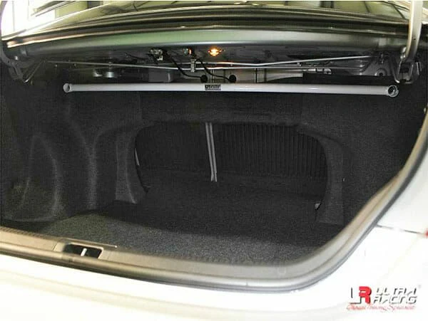 Rozpórka tylna górna (Rear Upper Strut Bar) (2558) Ultra Racing Toyota Camry (XV50) 2.0/2.5 2WD 12-17