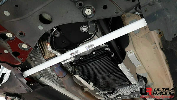 Rozpórka przednia dolna (Front Lower Tiebar) (4001) Ultra Racing BMW G02 (X4) 3.0T 4WD 18+
