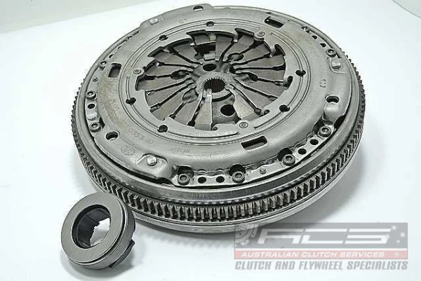 Kit Including Dual Mass Flywheel - KAU23508
