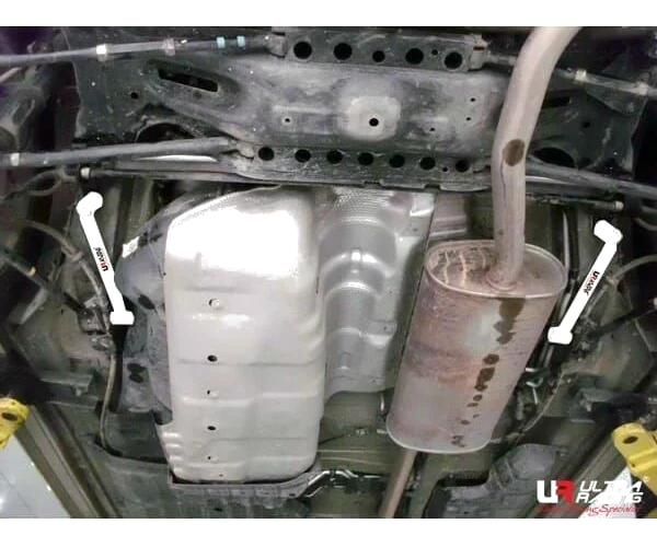 Rozpórka tylna dolna (Rear Lower Bar) (1461P) Ultra Racing Toyota Highlander (XU40) 2.7 2WD 08-13