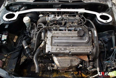 Rozpórka przednia (Front Upper Strut Bar)Ultra Racing Mitsubishi EVO 1/2/3