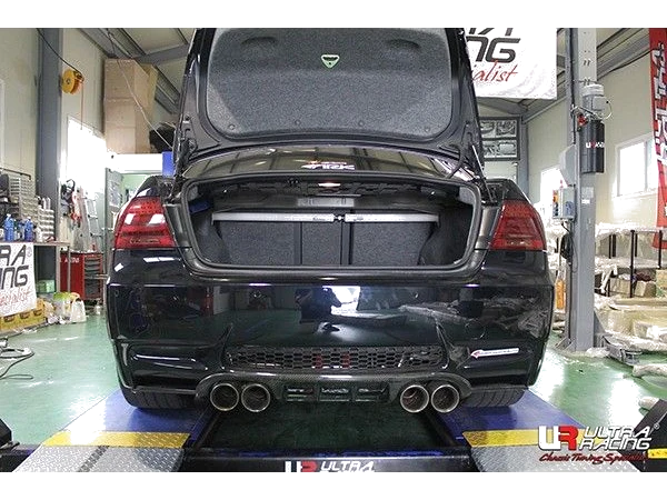 Rozpórka tylna górna (Rear Upper Strut Bar) Ultra Racing BMW M3 E92 07-13