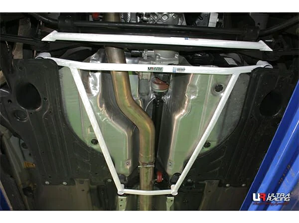 Rozpórka tylna dolna (Rear Lower Bar) (3231) Ultra Racing Volvo XC60 T6R 3.0 4WD FL 10-17