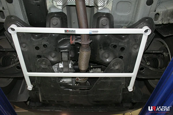 Rozpórka przednia (Front H-Brace) 2433 Ultra Racing Fiat 500 07+ 09./1.4