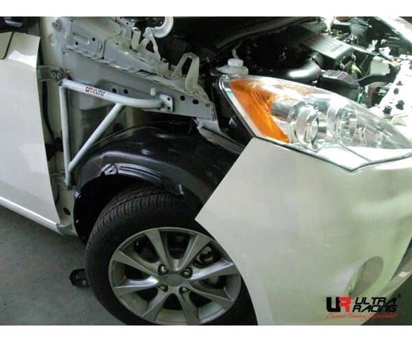 Rozpórka przedniego kielicha (Fender Brackets) (916P) Ultra Racing Perodua Alza (M500) 1.5 2WD 09+