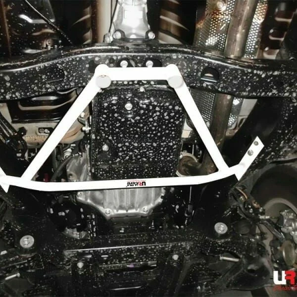 Rozpórka przednia dolna (Front Lower Brace) (3367) Ultra Racing Toyota Hilux Revo (AN120) 2.8D 2WD 15+