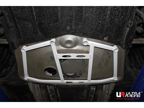 Rozpórka przednia dolna (Front Lower Brace) 3066 Ultra Racing BMW M5 F10 10+