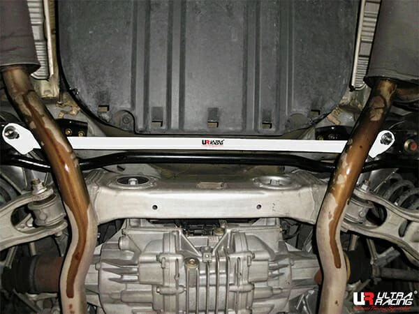 Rozpórka tylna dolna (Rear Lower Bar) (2416) Ultra Racing Acura RL (KB-1) / Honda Legend 3.5 05-12 4WD
