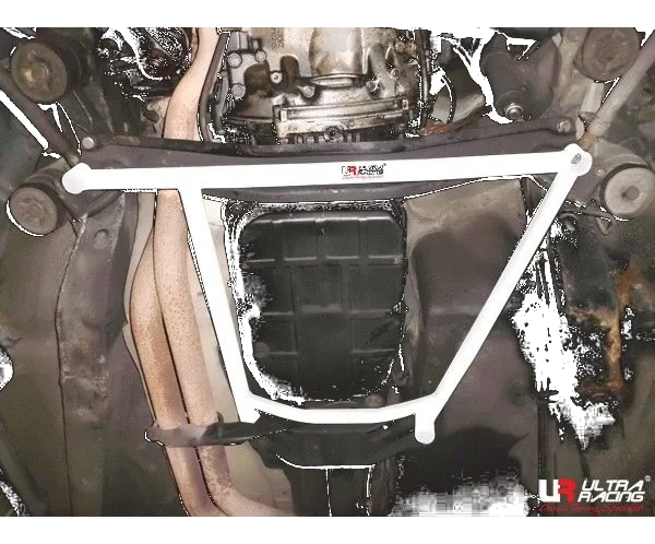 Rozpórka przednia (Front H-Brace) Ultra Racing Mercedes S-Class W126 2.6 79-93
