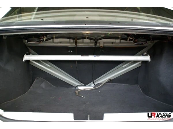 Rozpórka tylna górna (Rear Upper Strut Bar) (410) Ultra Racing Honda City (3A2/SX8) 1.5 2WD 96-02