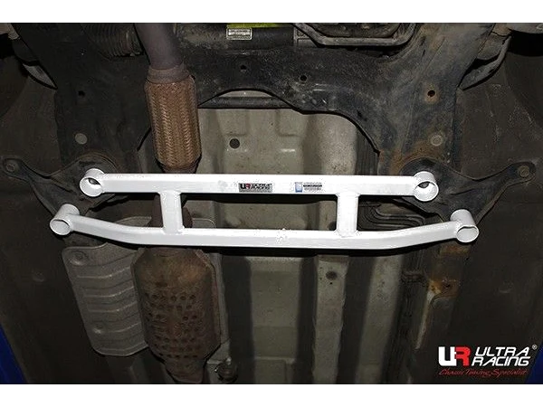 Rozpórka przednia dolna (Front Lower Brace) Ultra Racing Kia Sportage 04-10