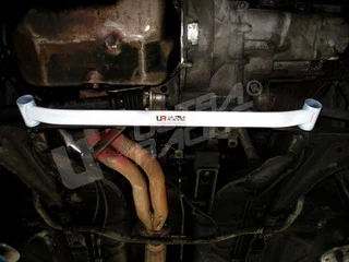 Rozpórka przednia dolna (Front Lower Tiebar) Ultra Racing VW Golf I