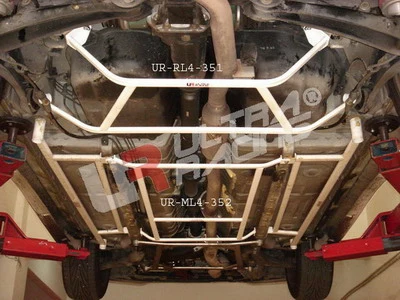 Rozpórka tylna dolna (Rear Lower Brace) Ultra Racing Mitsubishi Outlander 03-06