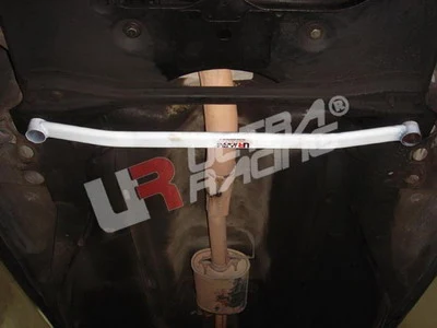 Rozpórka przednia dolna (Front Lower Tiebar) Ultra Racing Peugeot 405