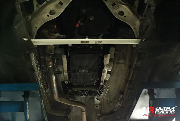 Rozpórka przednia dolna (Front Lower Tiebar) (2155) Ultra Racing BMW 7 F01/F02 740i /BMW 5 F07 520D /BMW 5 F10 520i