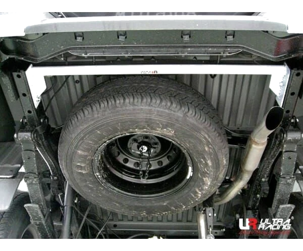 Rozpórka tylna dolna (Rear Lower Bar) (875) Ultra Racing Nissan Navara (D40) 2.5 4WD 04-17