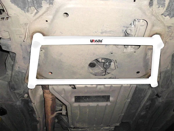 Rozpórka przednia dolna (Front Lower Brace) Ultra Racing BMW X6 E71 08+