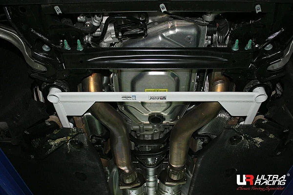Rozpórka przednia dolna (Front Lower Brace)(2139) Ultra Racing Bentley Continental SS 6.0-W12 4WD Coupe 09-11