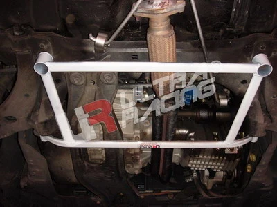 Rozpórka przednia (Front H-Brace) 290 Ultra Racing Kia Sephia 97-03 /Carens 98+