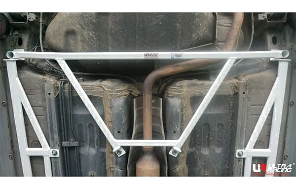 Rozpórka tylna dolna (Rear Lower Bar) (212) Ultra Racing Toyota BB (XP30) 1.5 2WD 00-01/Vios 1.5 02-07