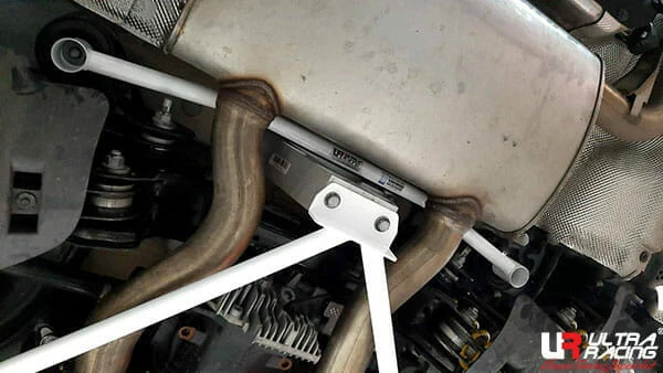 Rozpórka tylna dolna (Rear Lower Bar) (4004) Ultra Racing BMW G02 (X4) 3.0T 4WD 18+