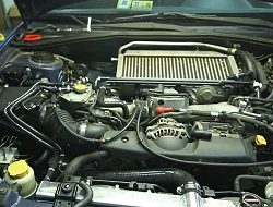 Przewody silikonowe do układu chłodzenia Mishimoto Subaru WRX 2002-2005 Czerwony