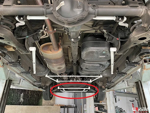 Rozpórka przednia dolna (Front Lower Brace) (4169) Ultra Racing Maxus G10 2.0T 2WD 04-08