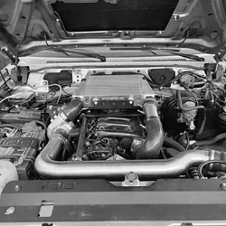 Zestaw intercoolera top mount do Nissan Patrol Y61 z silnikiem BMW M57 3.0d D2 D3 IOD Performance