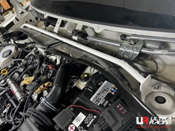 Rozpórka przednia (Front Upper Strut) Brace Ultra Racing SKODA KODIAQ