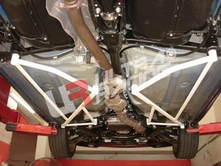 Rozpórka podłogi boczna (Floor/Side Bars) Ultra Racing for Impreza STI 00-07 GD