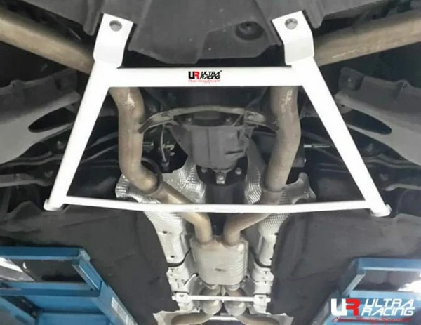 Rozpórka tylna dolna (Rear Lower Bar) (2936) Ultra Racing Mercedes S212 E250 2.5 10-16/X218 CLS 350 3.5 12-18 2WD