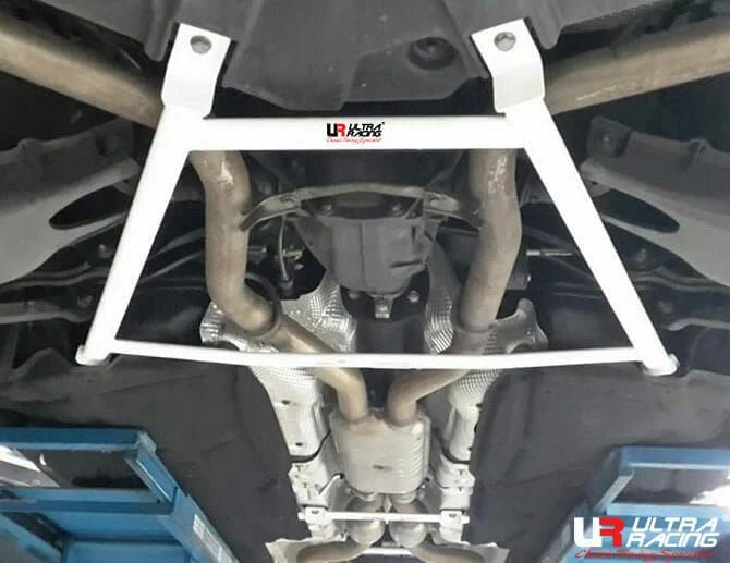 Rozpórka tylna dolna (Rear Lower Bar) (2936) Ultra Racing Mercedes S212 E250 2.5 10-16/X218 CLS 350 3.5 12-18 2WD