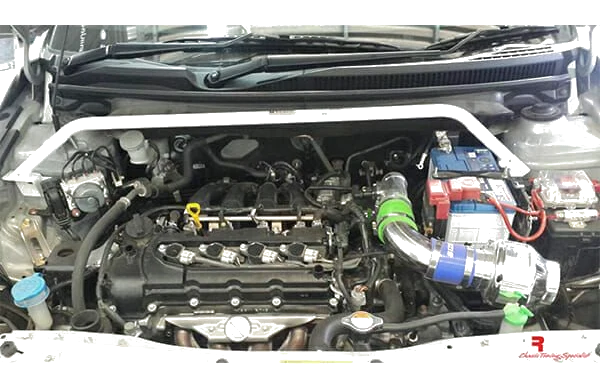Rozpórka przednia (Front Upper Strut Bar)(3368) Ultra Racing Suzuki Ciaz (VC) 1.6 2WD 14+