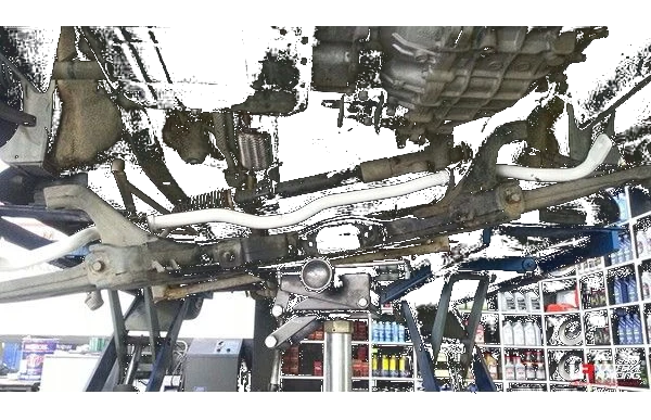 Stabilizator zawieszenia przedni 20mm Ultra Racing for Kia Sportage 10+ 2.0/2.0D