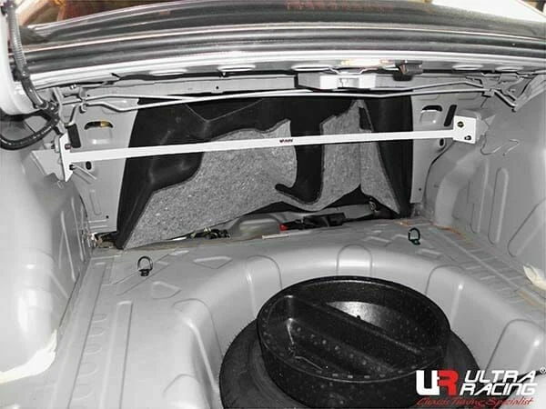 Rozpórka tylna górna (Rear Upper Strut Bar) (2239) Ultra Racing Renault Samsung SM3 (L38) 1.6 2WD 09-20