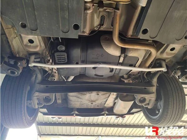 Rozpórka tylna dolna (Rear Lower Bar) (4073) Ultra Racing MG ZS (SUV) 1.5 2WD Thailand Assembly 17+
