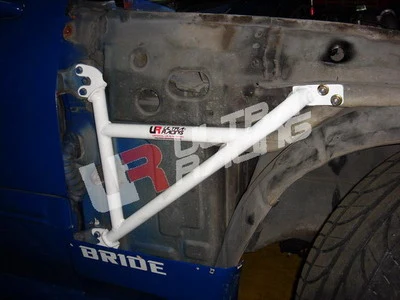 Rozpórka przedniego kielicha (Fender Brackets) Ultra Racing Mazda RX7 FC 86-91