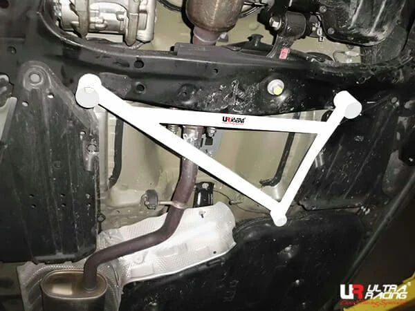 Rozpórka przednia dolna (Front Lower Brace) (2320) Ultra Racing Scion IQ (AJ10) 1.3 2WD 12-15