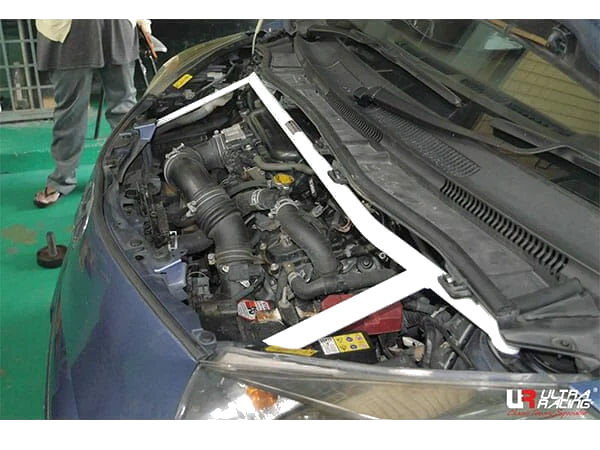 Rozpórka przednia (Front Upper Strut Bar)(2318) Ultra Racing Scion IQ (AJ10) 1.3 12-15/Toyota IQ 1.3 08-15 2WD