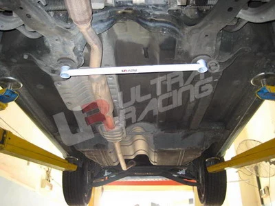 Rozpórka przednia dolna (Front Lower Tiebar) 656 Ultra Racing Hyundai Tucson 08+
