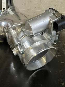 Adapter Przepustnicy dla Audi 4.2 V8 83mm MZR Garage do Tuningowanego Kolektora Dolotowego