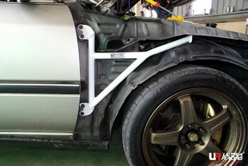 Rozpórka przedniego kielicha (Fender Brackets) Ultra Racing Toyota Carina II 87-92 2.0