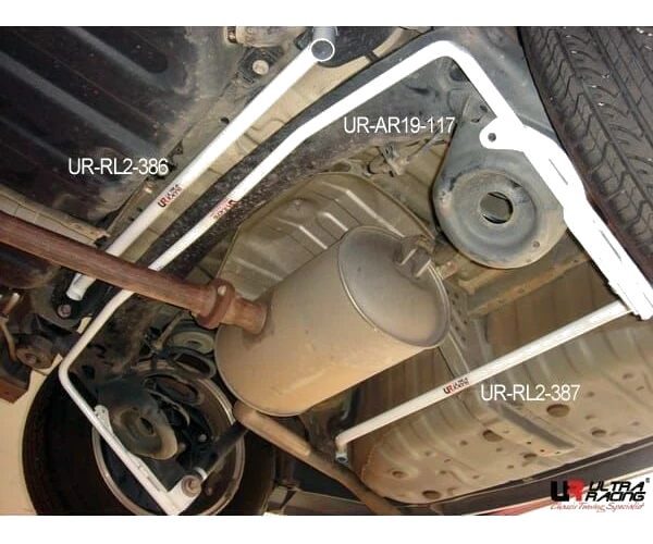 Rozpórka tylna dolna (Rear Lower Bar) (386) Ultra Racing Toyota Ipsum (XM20) 2.4 01-09/Isis 1.8 04-17 2WD