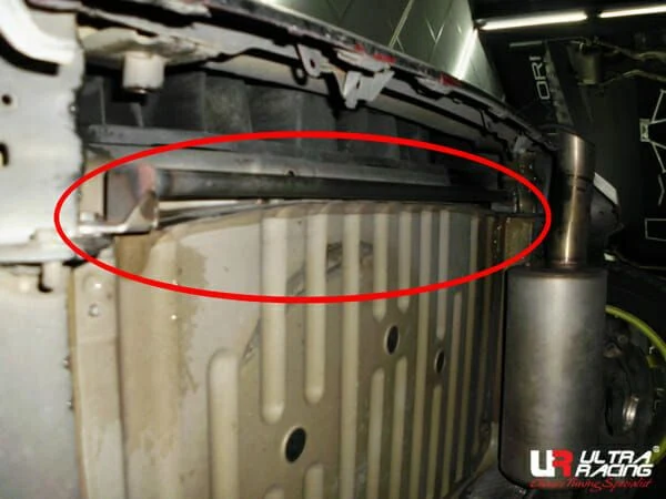Rozpórka tylna (Rear Torsion Bar) (3687) Ultra Racing Citroen C2 1.6 2WD MT 03-09/C3 1.6 02-09