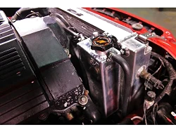 Aluminiowy zbiornik wyrównawczy Mishimoto BMW E36 3-Series 1992-1999 Czarny
