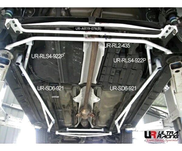 Rozpórka tylna dolna (Rear Lower Bar) (435) Ultra Racing Toyota Wish (AE10) 1.8 2WD 03-17