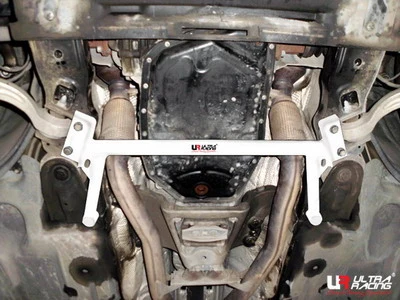 Rozpórka przednia (Front H-Brace) Ultra Racing Audi A6 C6 04-11 4.2 4WD