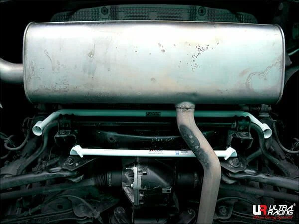 Rozpórka tylna dolna (Rear Lower Bar) (3734) Ultra Racing Land Rover Freelander 2 (L359) 2.2D 2WD 06-14