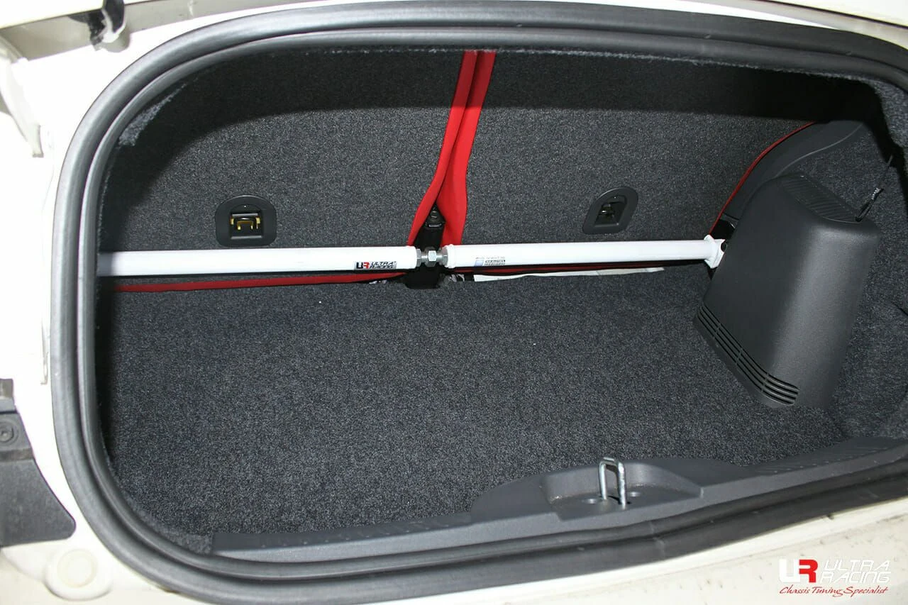 Rozpórka tylna górna (Rear Upper Strut Bar) Ultra Racing Fiat 500 07+ 09./1.4
